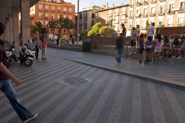 معالم مدريد السياحية La Plaza de la Luna