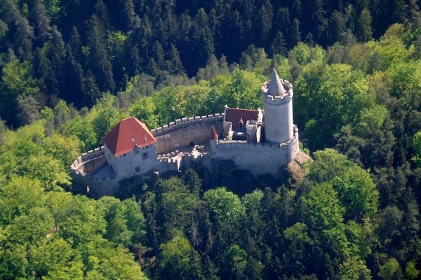 أجمل القلاع بالقرب من مدينة براغ