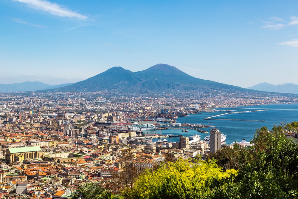 السياحة في ايطاليا وأجمل المعالم السياحية التى يجب زيارتها 2020 Mount-Vesuvius