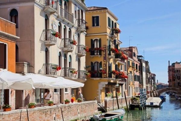 أفضل فنادق للعوايل في البندقية، إيطاليا
